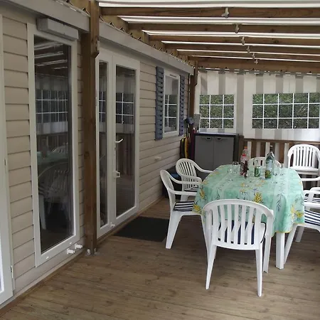 Les Charmettes Mobilhomes17 4*