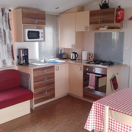 Les Charmettes Mobilhomes17 4*