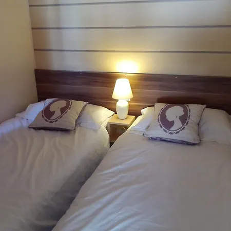 Les Charmettes Mobilhomes17 营地