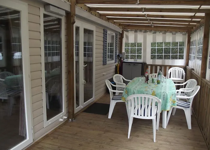 Les Charmettes Mobilhomes17 4*